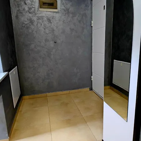 35 Apartment *
